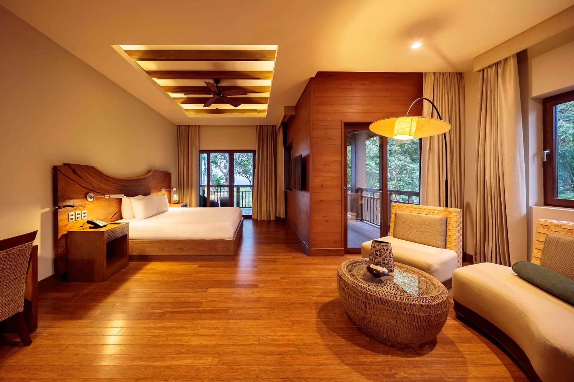 Indura Beach & Golf Resort Curio Collection By Hilton Tela Exterior photo