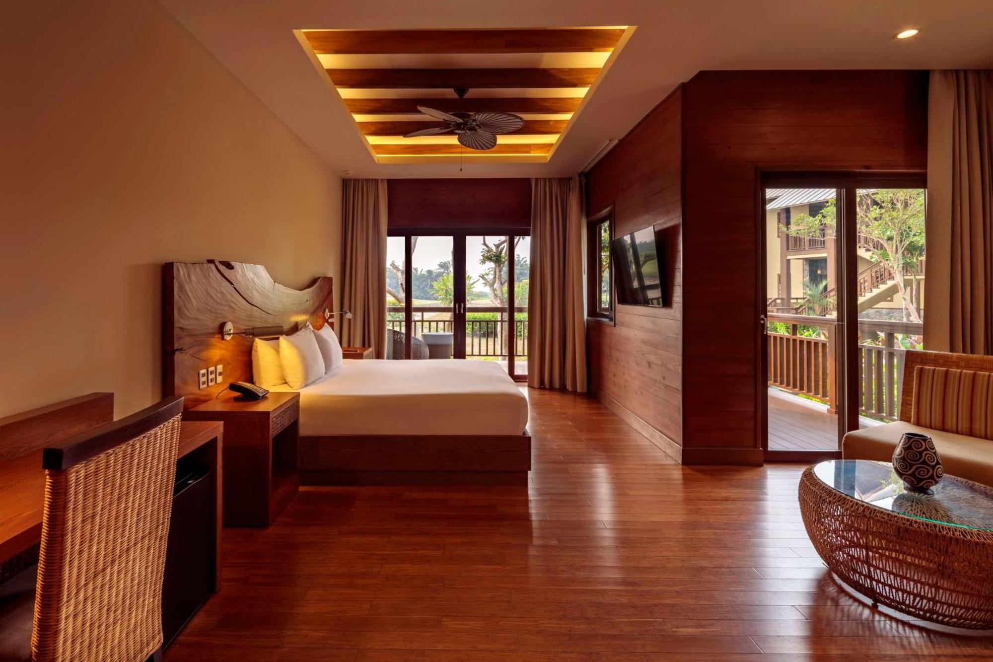 Indura Beach & Golf Resort Curio Collection By Hilton Tela Exterior photo