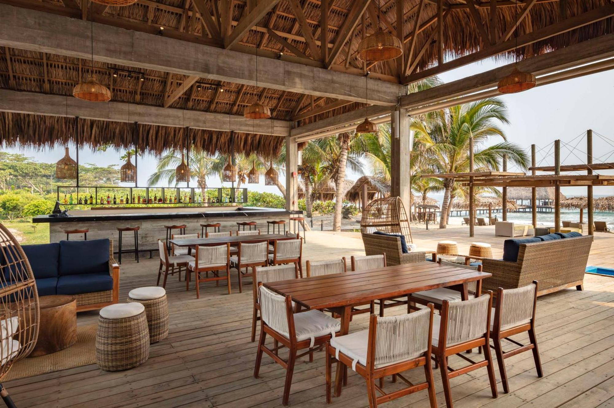 Indura Beach & Golf Resort Curio Collection By Hilton Tela Exterior photo