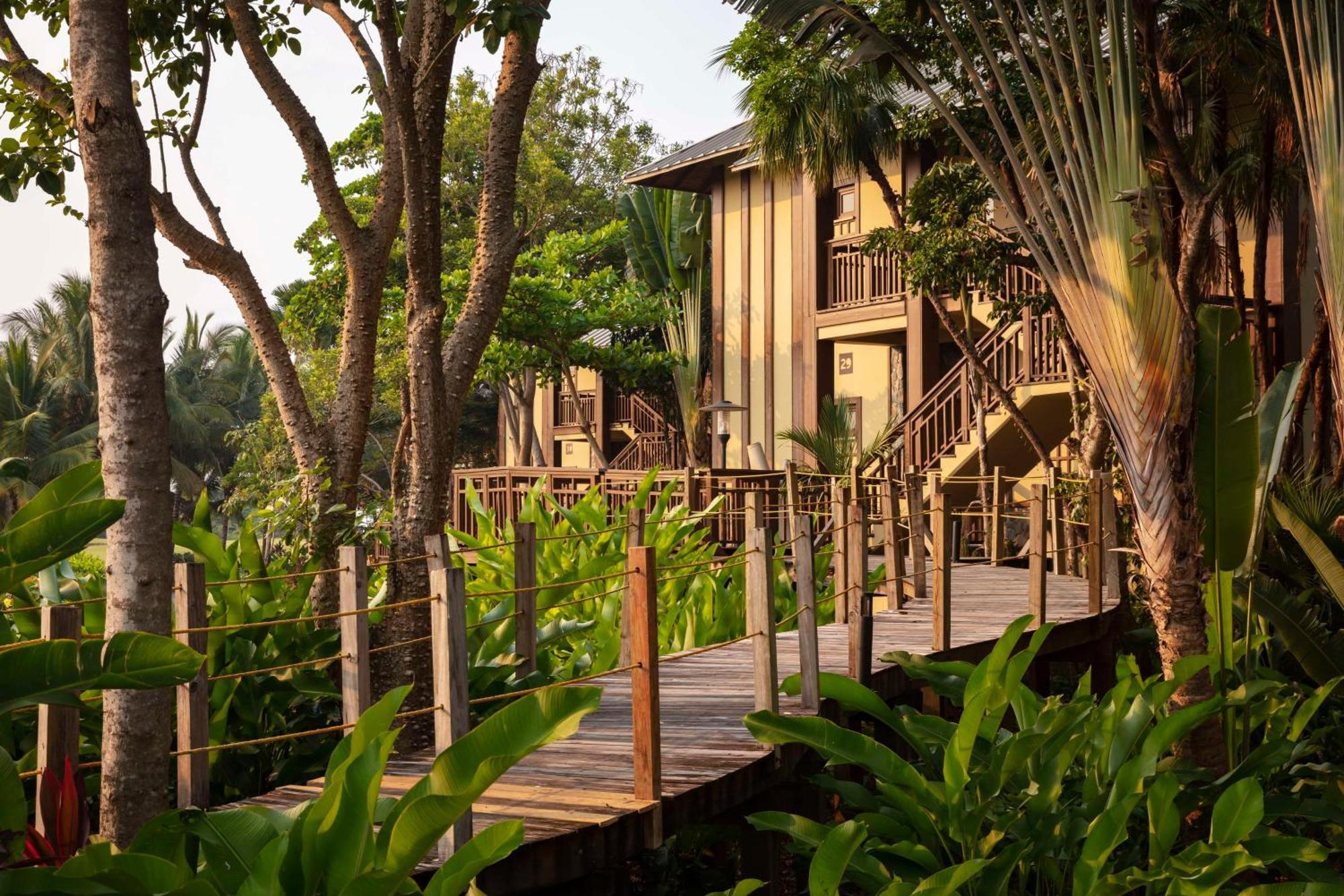 Indura Beach & Golf Resort Curio Collection By Hilton Tela Exterior photo