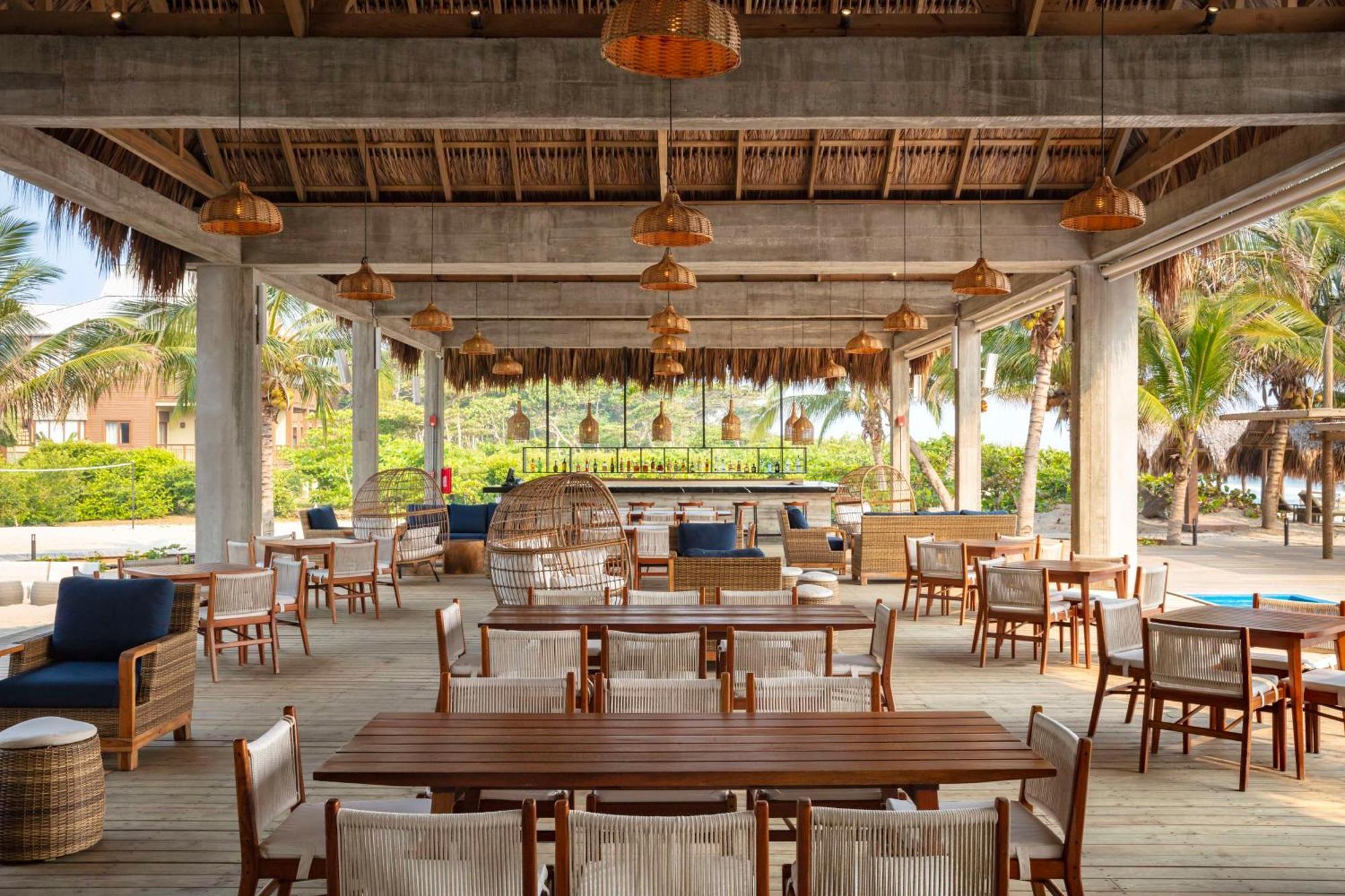 Indura Beach & Golf Resort Curio Collection By Hilton Tela Exterior photo
