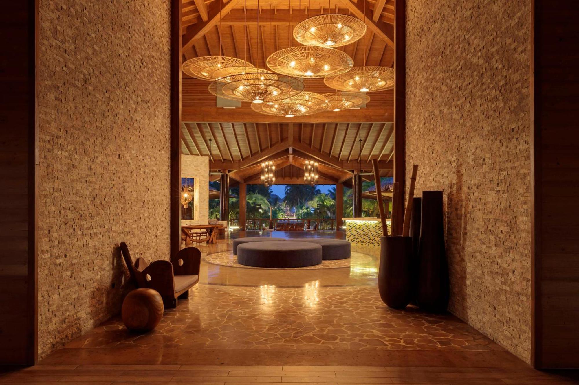 Indura Beach & Golf Resort Curio Collection By Hilton Tela Exterior photo