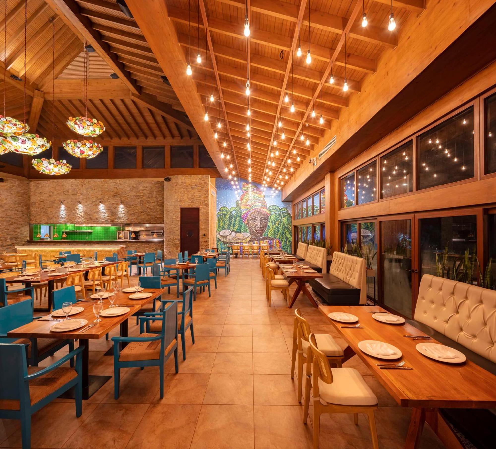 Indura Beach & Golf Resort Curio Collection By Hilton Tela Exterior photo