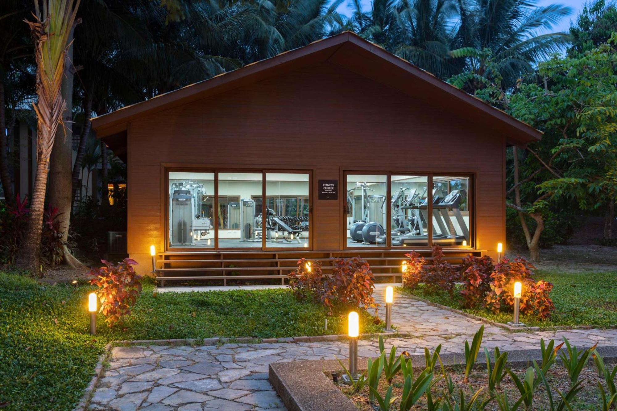 Indura Beach & Golf Resort Curio Collection By Hilton Tela Exterior photo